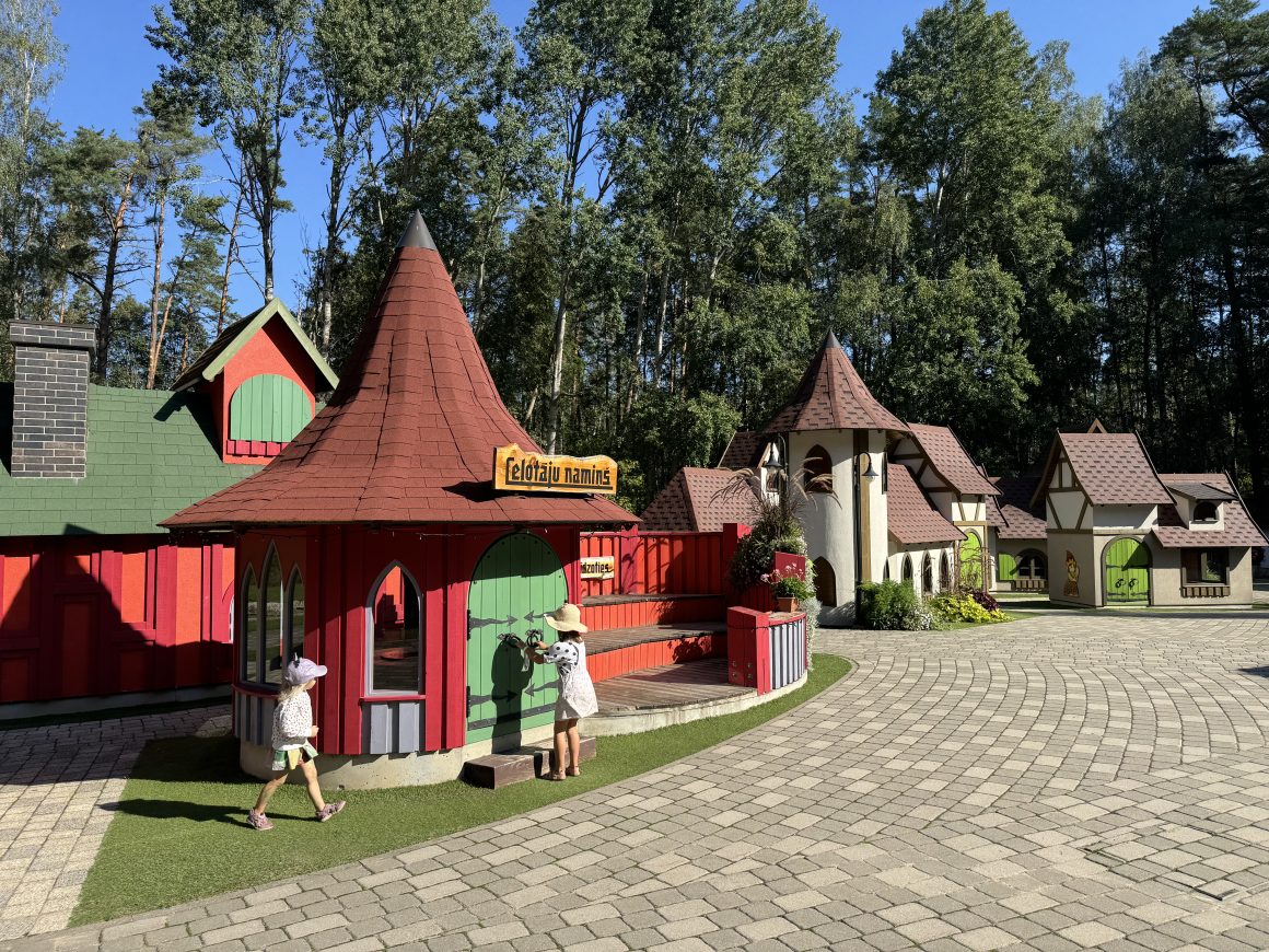 Latvija su vaikais